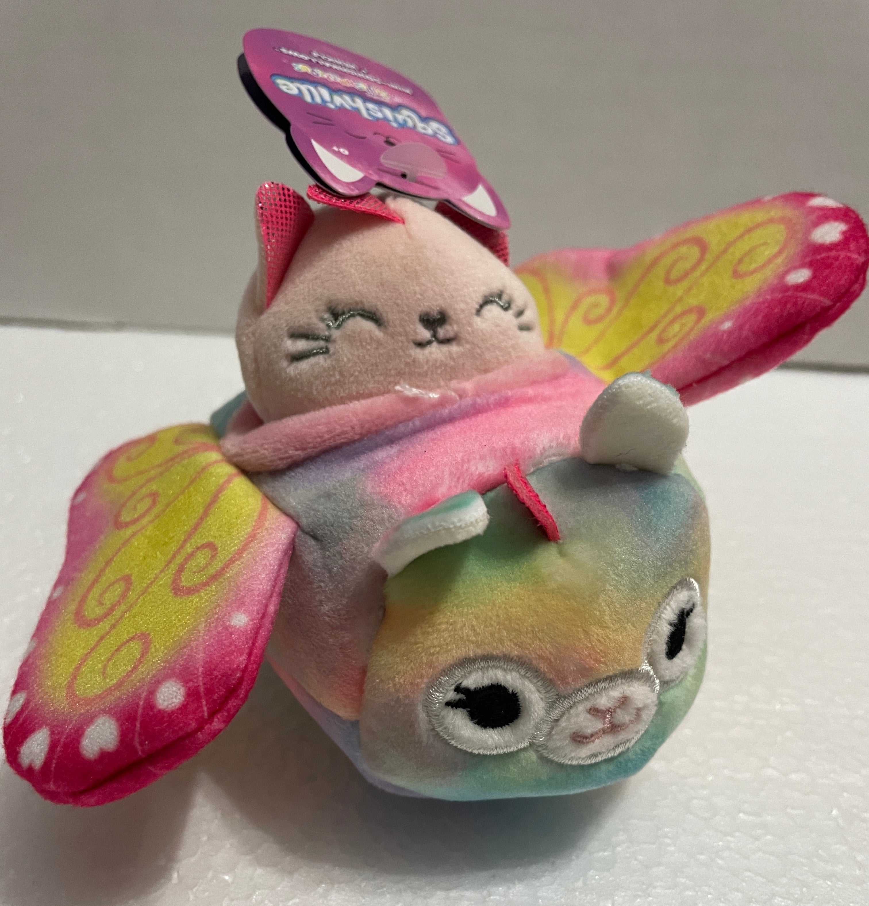 SQUISHMALLOWS SQUISHVILLE - Mini Plush (In Vehicle)(Asst) W2 - Collectible Madness