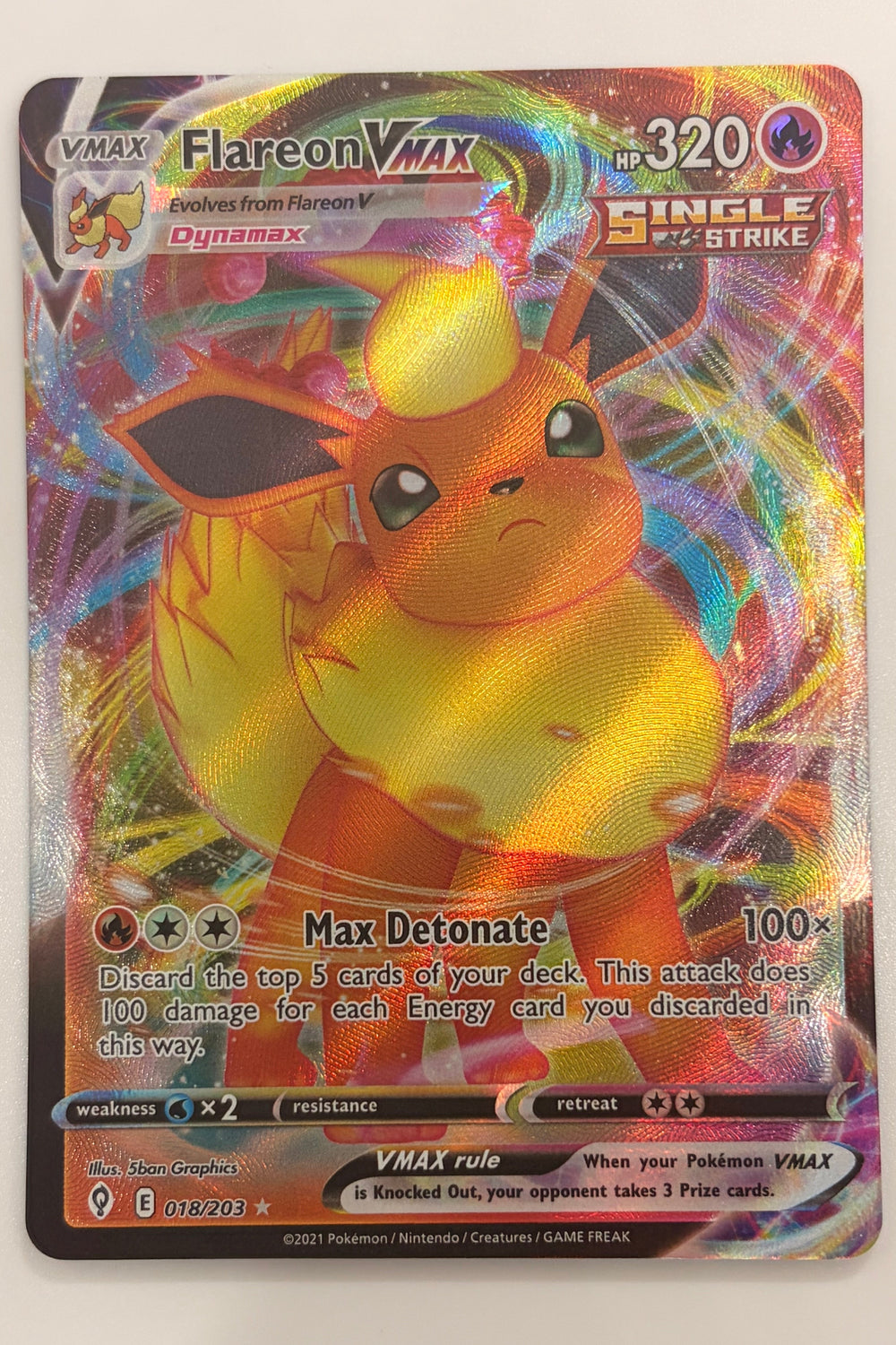 018/203 Flareon VMAX - Rare Holo VMAX