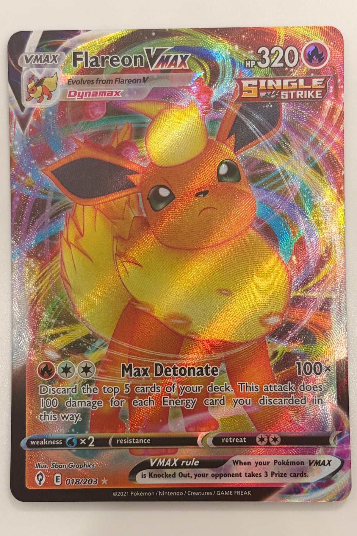 018/203 Flareon VMAX - Rare Holo VMAX