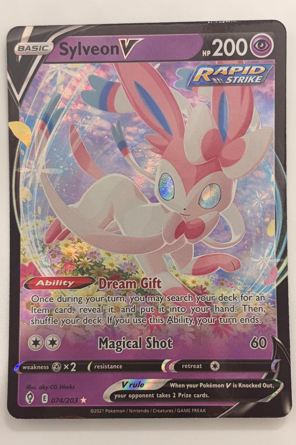 074/203 Sylveon V - Rare Holo V