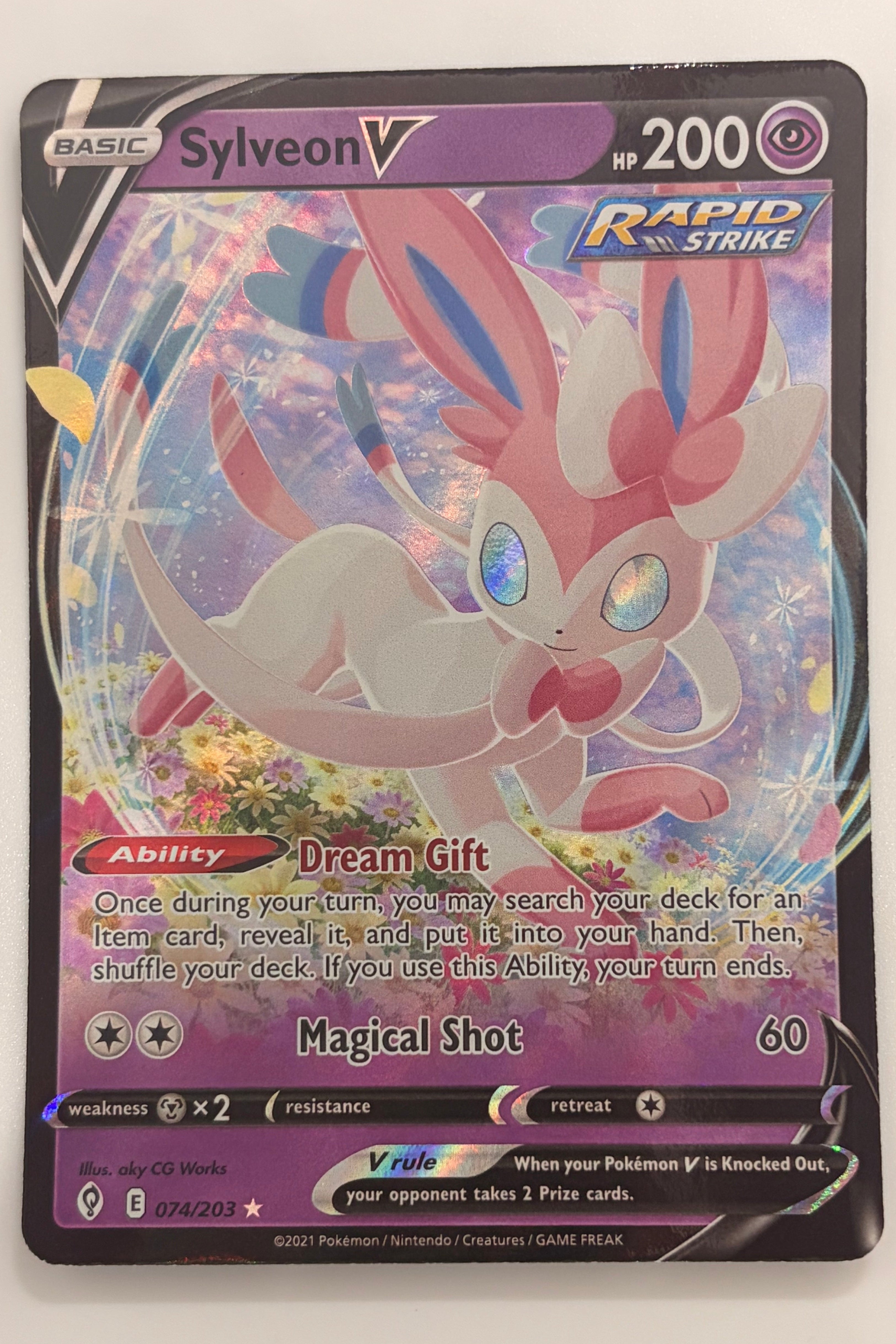074/203 Sylveon V - Rare Holo V