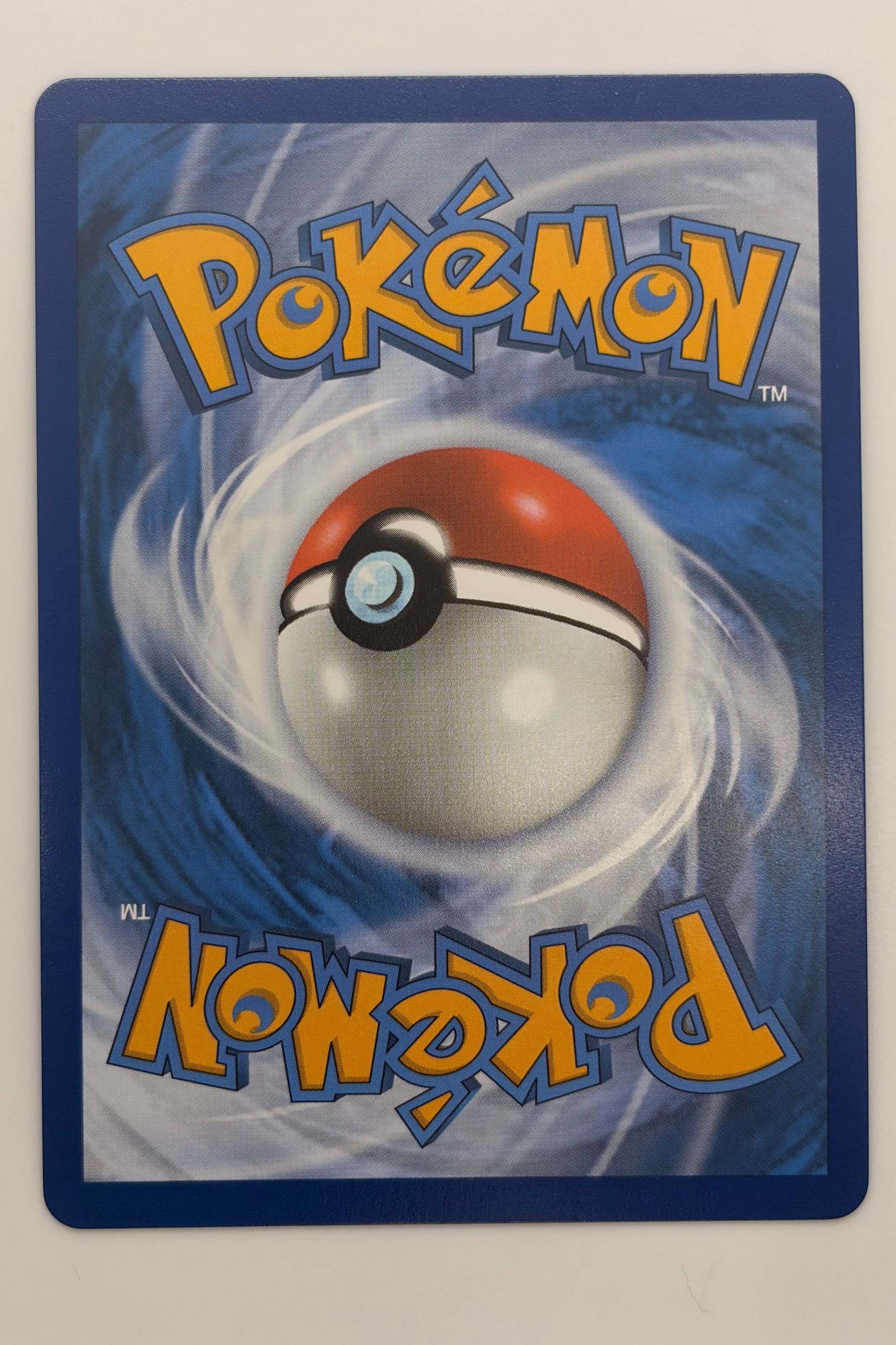 108/195 Skuntank V - Holo Rare V