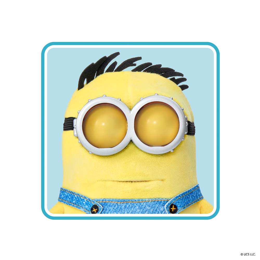 Minions & Monsters Palm Puppetronic Henry close-up with eyes closed, blinking eyes feature