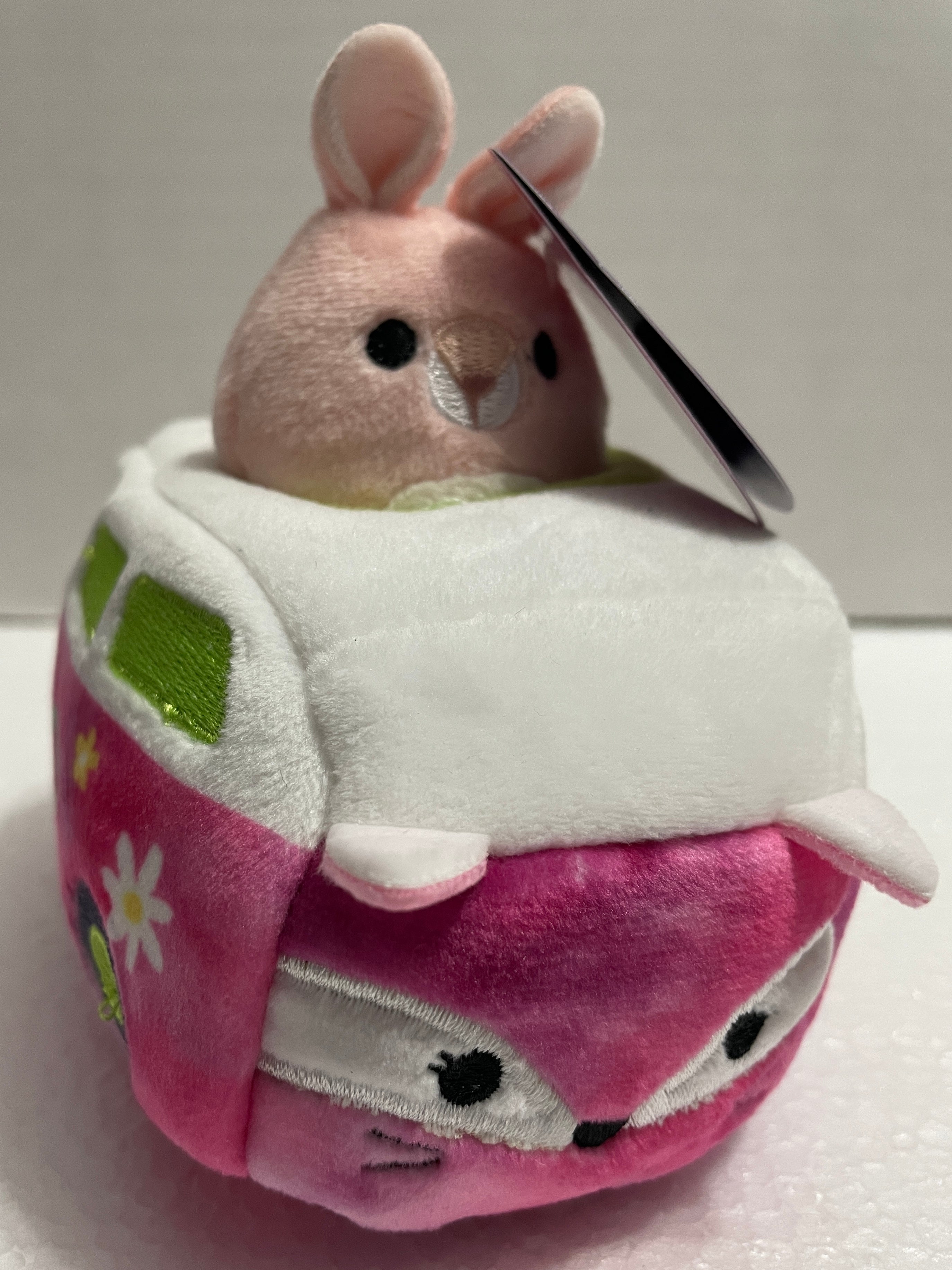 SQUISHMALLOWS SQUISHVILLE - Mini Plush (In Vehicle)(Asst) W2 - Collectible Madness